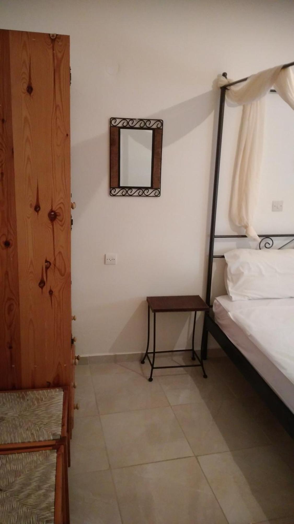 Mina Apartments Karpathos Town  Exterior photo